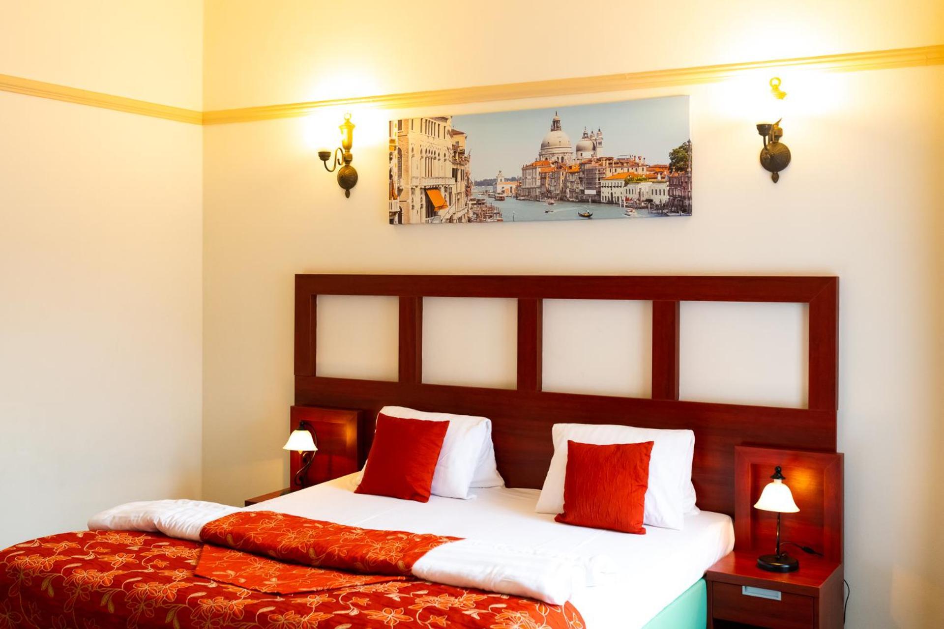 Vivaldi Apartments