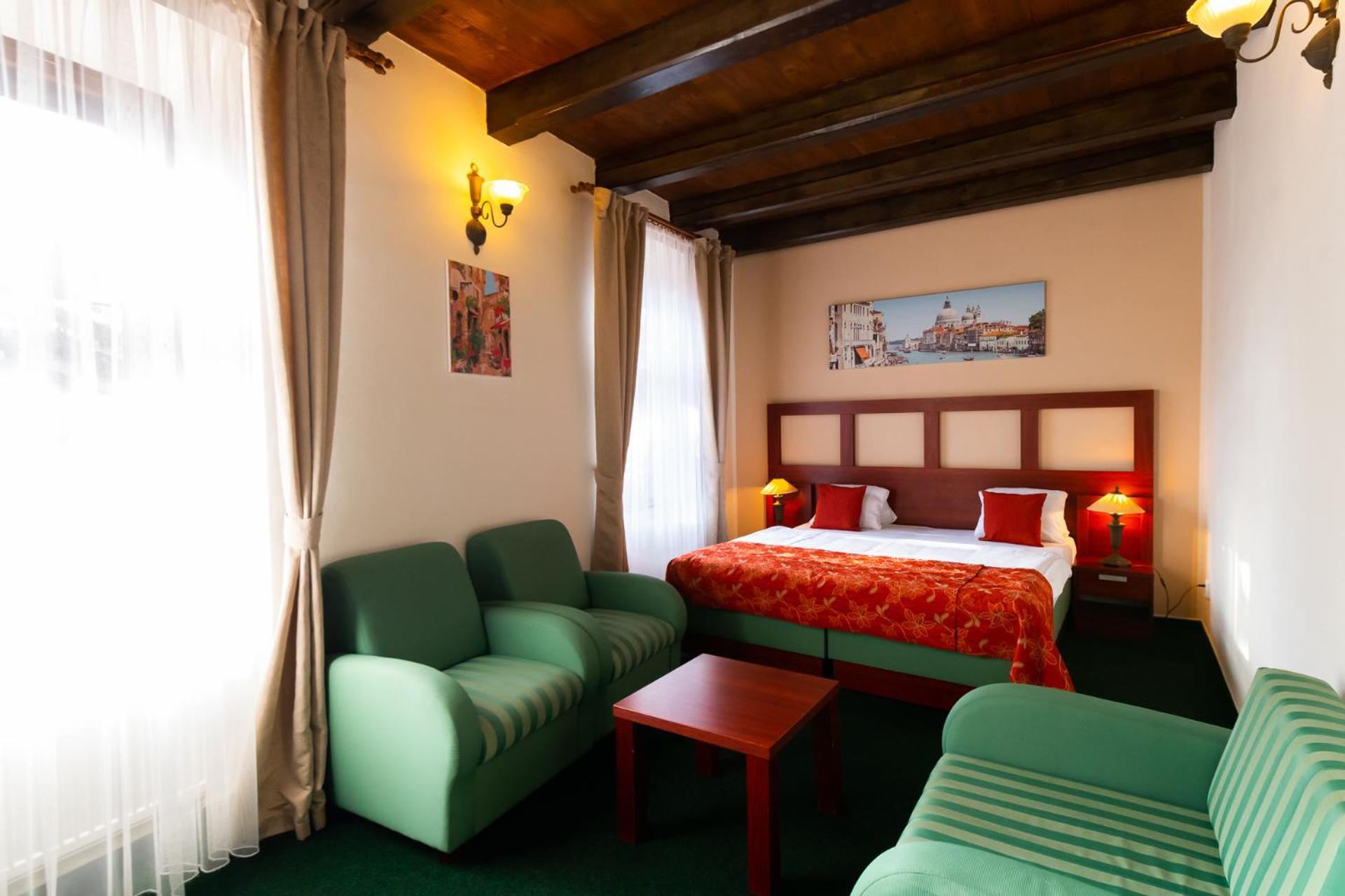 Vivaldi Apartments Hotel